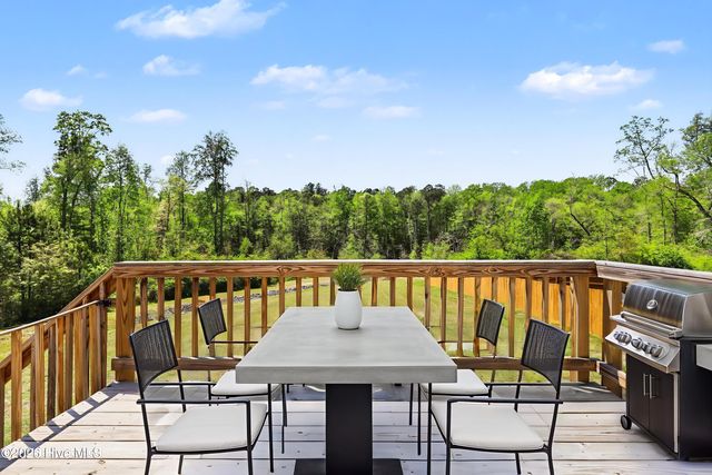 90 Rigsby Avenue, Four Oaks, NC 27524