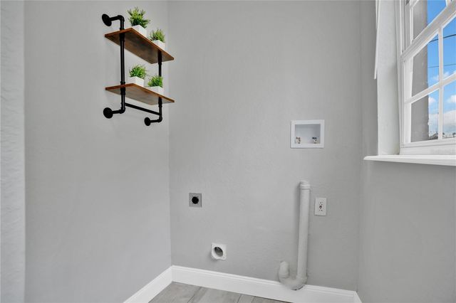 911 INDIANA STREET, Orlando, FL 32805