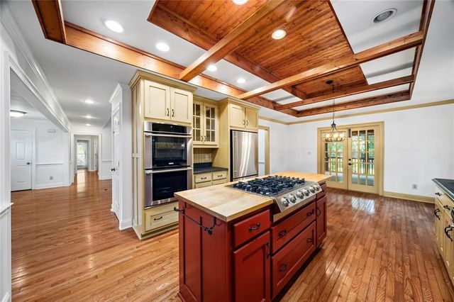 805 Pinehurst Drive, Woodstock, GA 30188