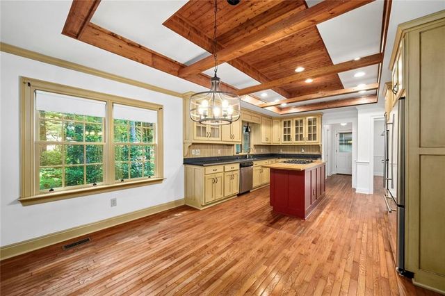 805 Pinehurst Drive, Woodstock, GA 30188