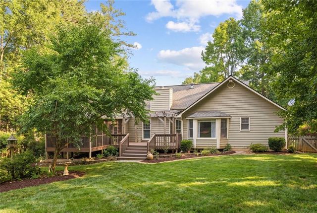 805 Pinehurst Drive, Woodstock, GA 30188