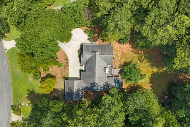 805 Pinehurst Drive, Woodstock, GA 30188