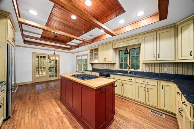 805 Pinehurst Drive, Woodstock, GA 30188
