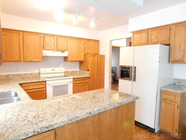 48515 Hidden Oaks Lane, Shelby Twp, MI 48317