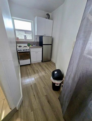 109 SE 9th St 6, Hallandale Beach, FL 33009