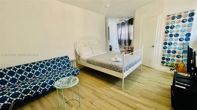 109 SE 9th St 6, Hallandale Beach, FL 33009