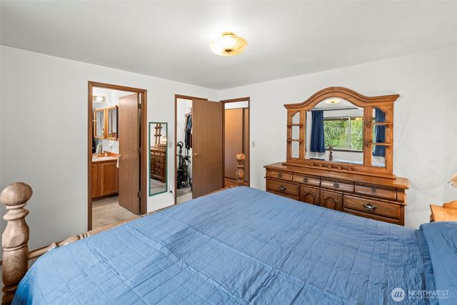 1072 NE Lombard Court, Bremerton, WA 98311