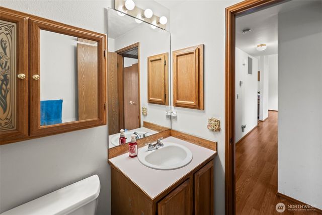 1072 NE Lombard Court, Bremerton, WA 98311