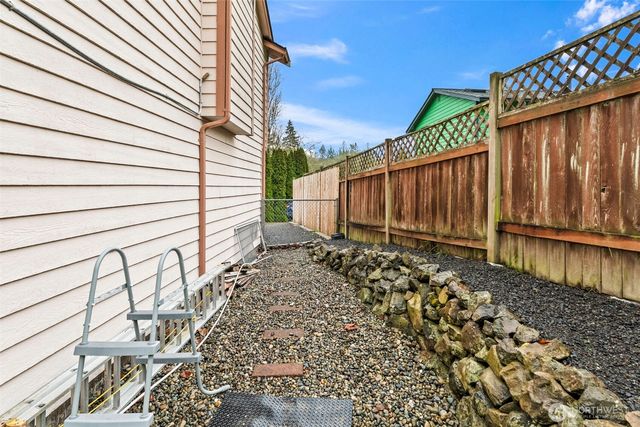 1072 NE Lombard Court, Bremerton, WA 98311
