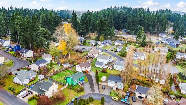 1072 NE Lombard Court, Bremerton, WA 98311