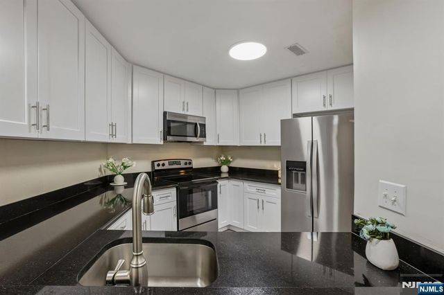 436 Lee Court 4133, Fort Lee, NJ 07024
