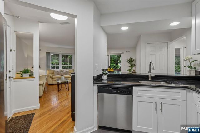 436 Lee Court 4133, Fort Lee, NJ 07024
