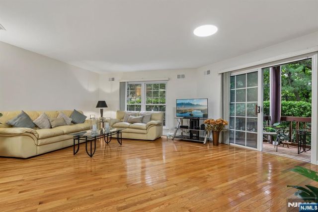 436 Lee Court 4133, Fort Lee, NJ 07024
