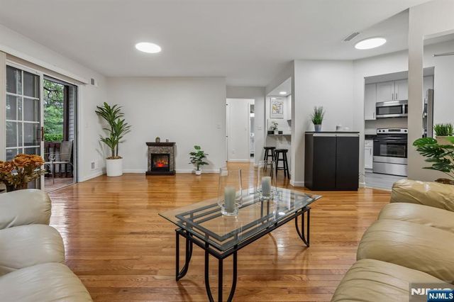 436 Lee Court 4133, Fort Lee, NJ 07024