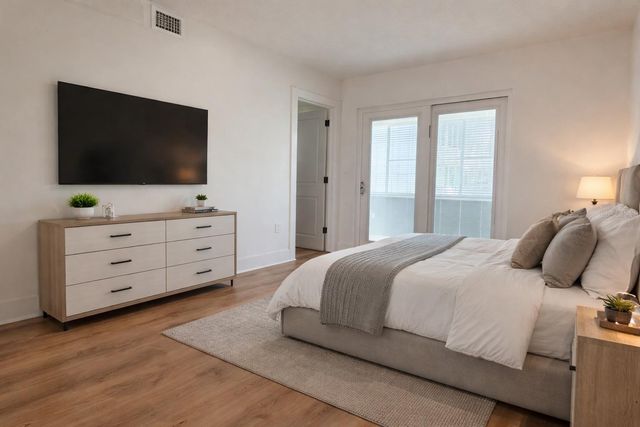 1001 77TH AVENUE N 102, St Petersburg, FL 33703