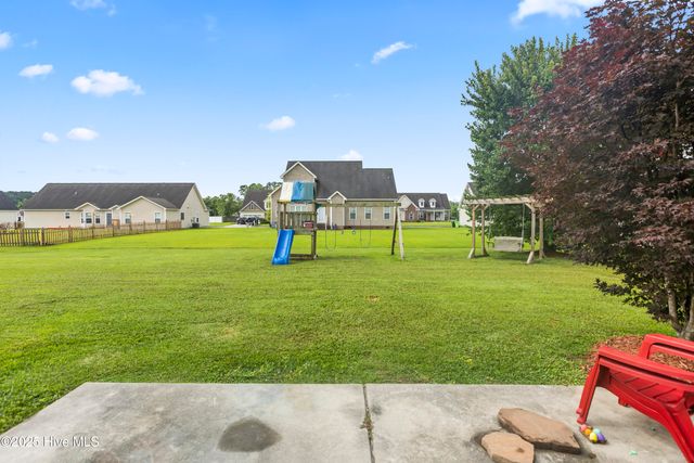 448 Barrel Drive, Winterville, NC 28590