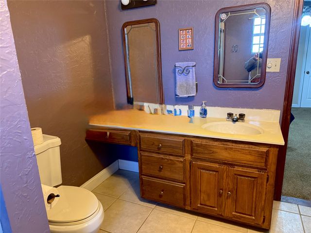 409 10th, Nocona, TX 76255