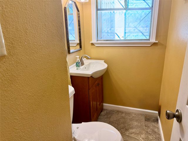 409 10th, Nocona, TX 76255