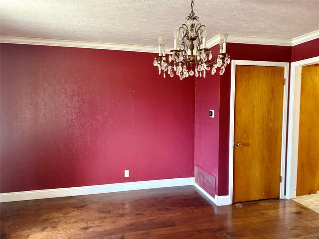 409 10th, Nocona, TX 76255