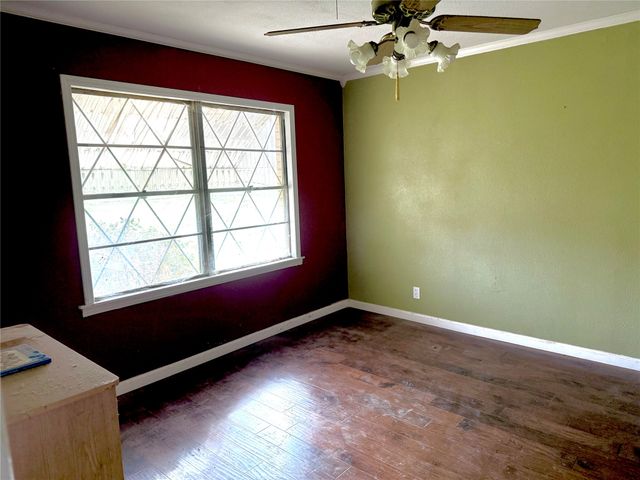 409 10th, Nocona, TX 76255