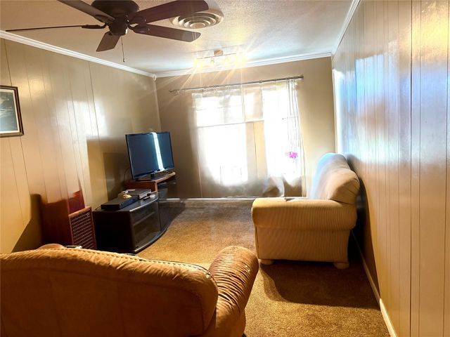 409 10th, Nocona, TX 76255