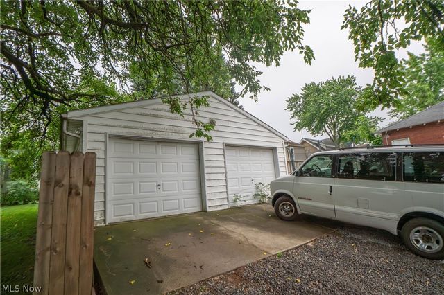 815 Broad Avenue NW, Canton, OH 44708