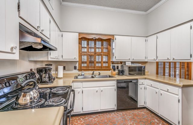 2044 POMONA AVE, Memphis, TN 38116