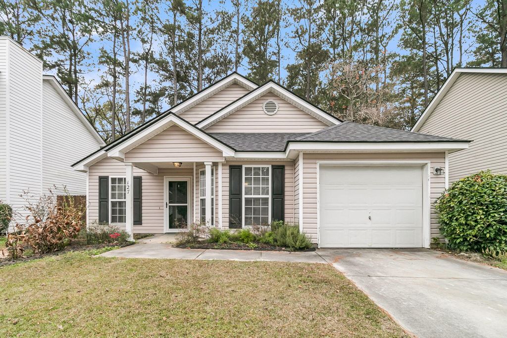 127 Trickle Drive, Summerville, SC 29483