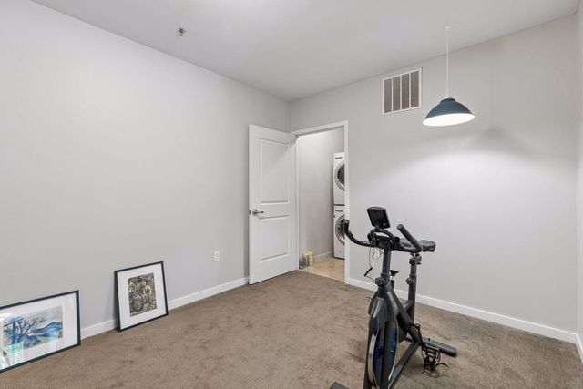 209 8th Street E 109, Saint Paul, MN 55101