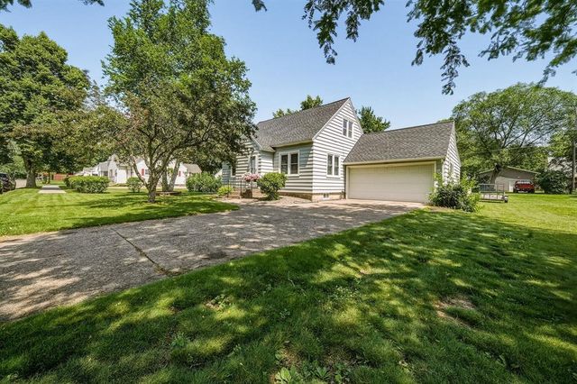 637 Harding Street, Chippewa Falls, WI 54729