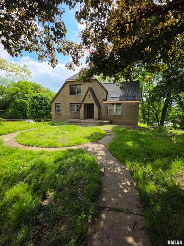 1530 NE GLEN OAK Avenue, Peoria, IL 61603