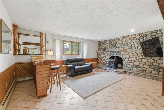 27 Feeney Road, Norwood, MA 02062