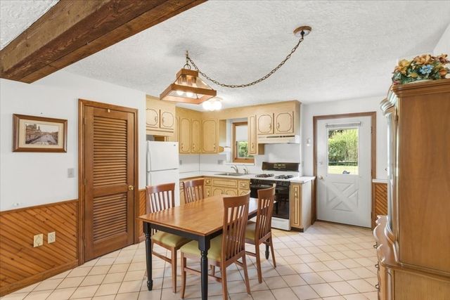 27 Feeney Road, Norwood, MA 02062
