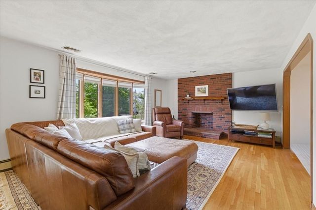 27 Feeney Road, Norwood, MA 02062