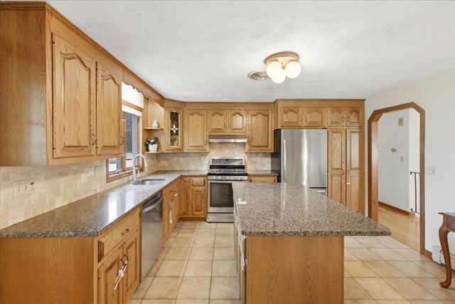 27 Feeney Road, Norwood, MA 02062