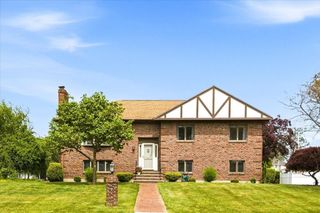 27 Feeney Road, Norwood, MA 02062