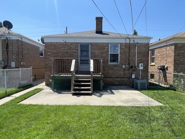5819 S Narragansett Avenue, Chicago, IL 60638
