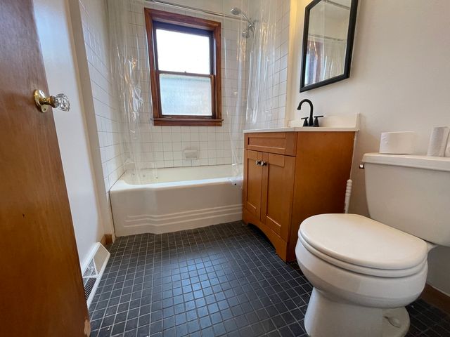 5819 S Narragansett Avenue, Chicago, IL 60638