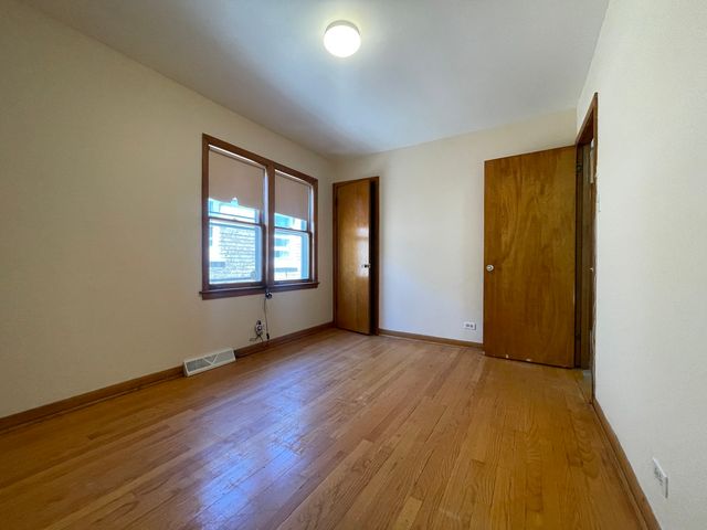 5819 S Narragansett Avenue, Chicago, IL 60638