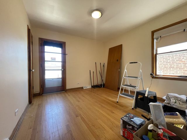 5819 S Narragansett Avenue, Chicago, IL 60638