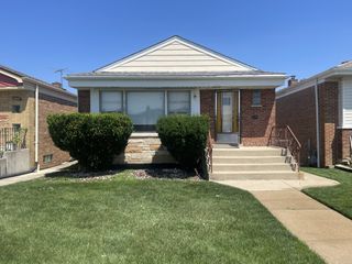 5819 S Narragansett Avenue, Chicago, IL 60638