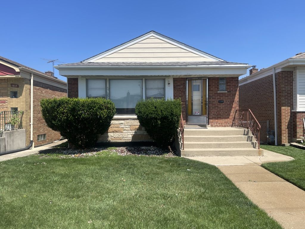 5819 S Narragansett Avenue, Chicago, IL 60638