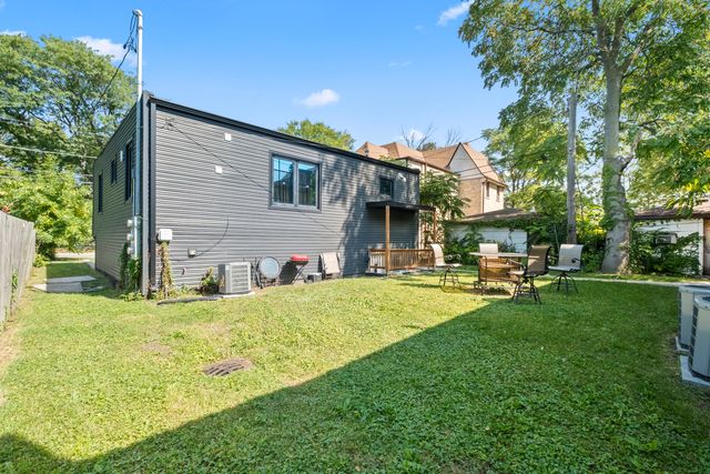 2307 Lake Street, Evanston, IL 60201
