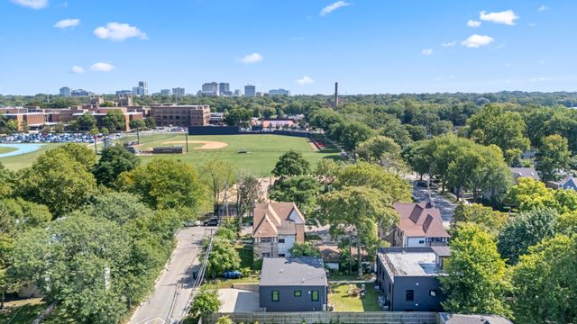 2307 Lake Street, Evanston, IL 60201