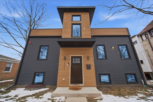 2307 Lake Street, Evanston, IL 60201