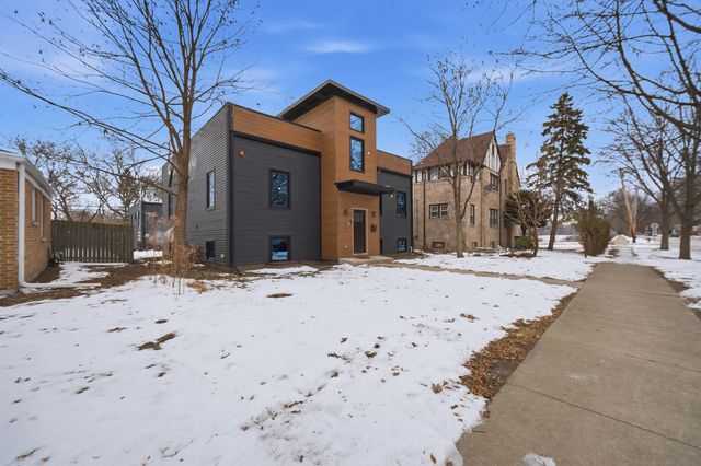 2307 Lake Street, Evanston, IL 60201