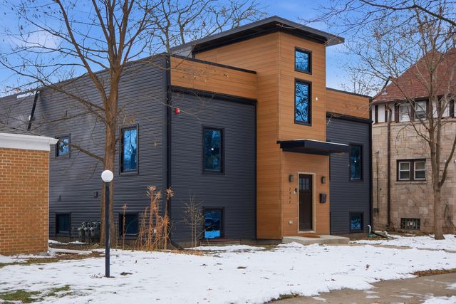 2307 Lake Street, Evanston, IL 60201