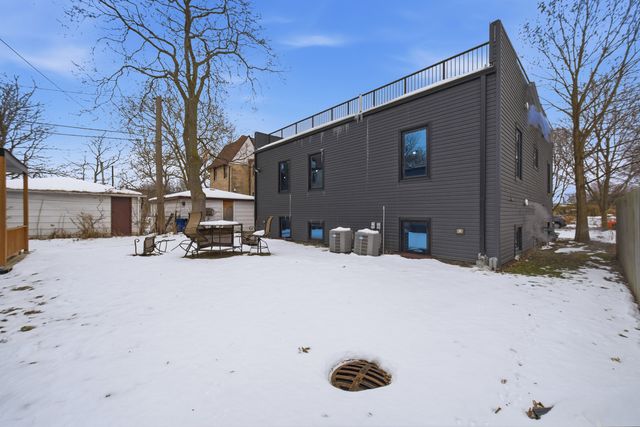 2307 Lake Street, Evanston, IL 60201