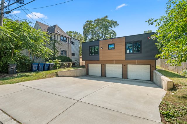2307 Lake Street, Evanston, IL 60201