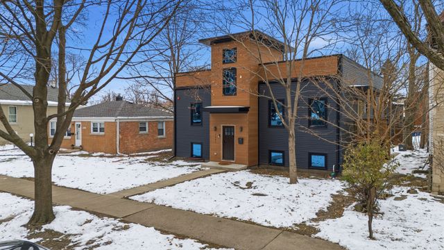 2307 Lake Street, Evanston, IL 60201